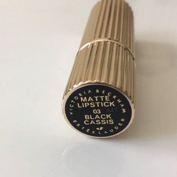 Estée Lauder VB Matte Lipstick Black Classic - Picture 4 of 5